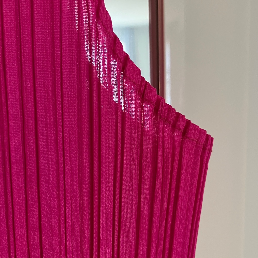 Pleats Please Issey Miyake Vibrant Pink Technical Longline Dress - Picture 5 of 10